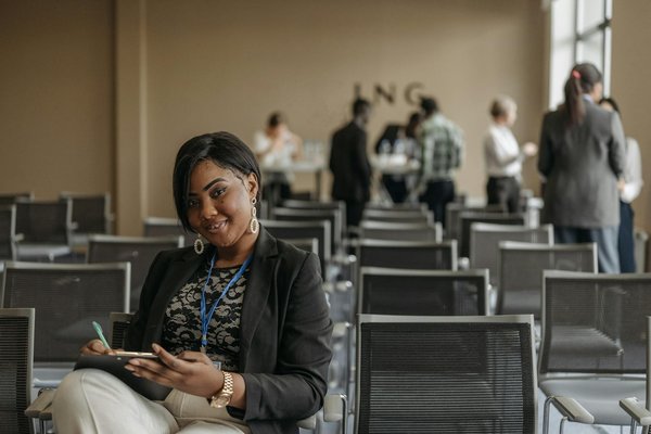 Hoe kunnen bedrijven hun online aanwezigheid verbeteren?